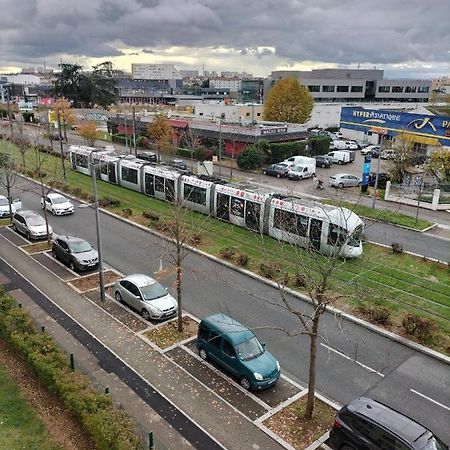 Jolie Appartement Proche Tramway Vénissieux Exteriér fotografie