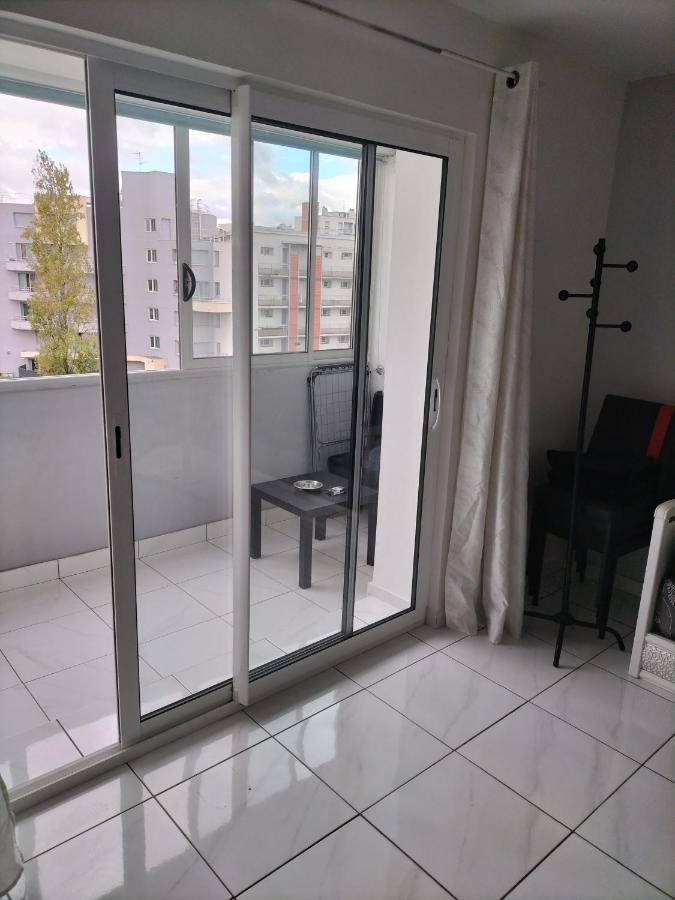 Jolie Appartement Proche Tramway Vénissieux Exteriér fotografie