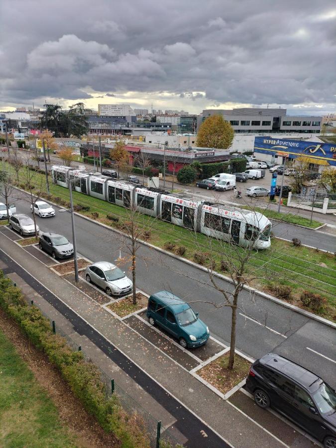 Jolie Appartement Proche Tramway Vénissieux Exteriér fotografie