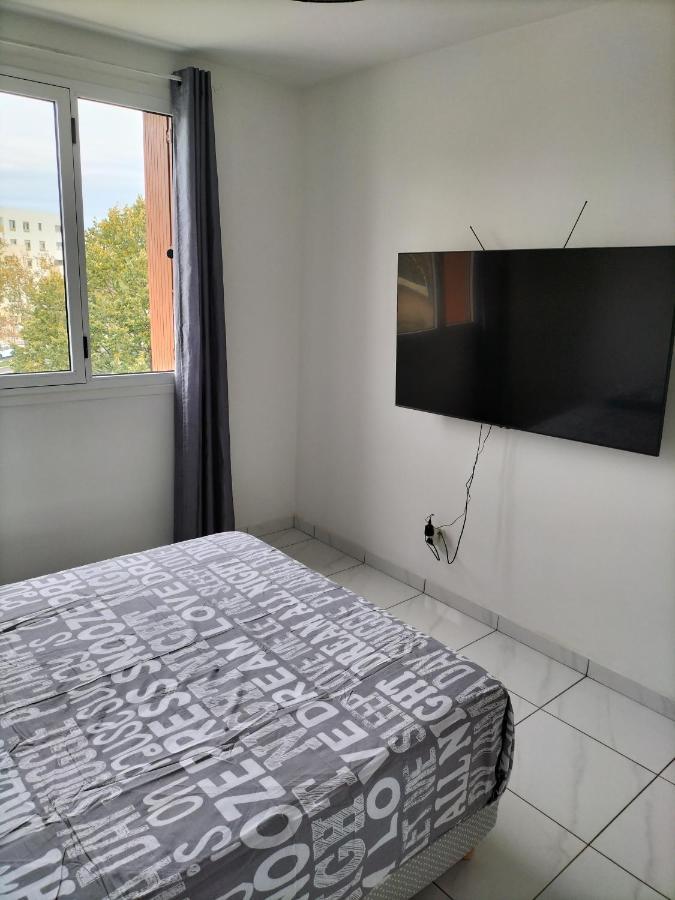 Jolie Appartement Proche Tramway Vénissieux Exteriér fotografie