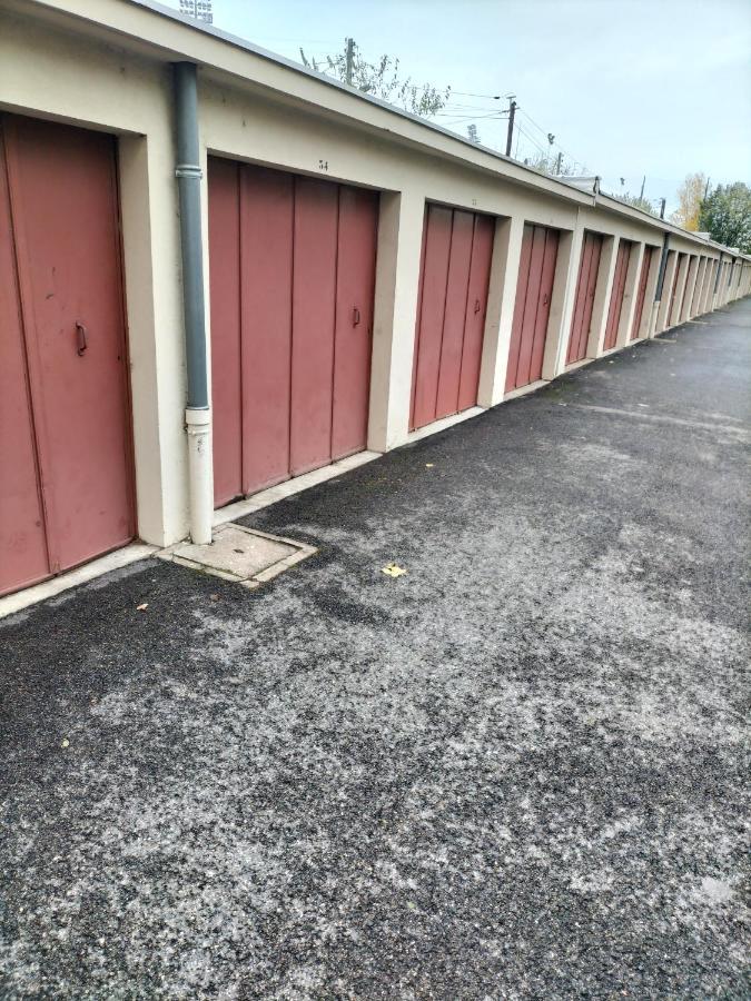 Jolie Appartement Proche Tramway Vénissieux Exteriér fotografie
